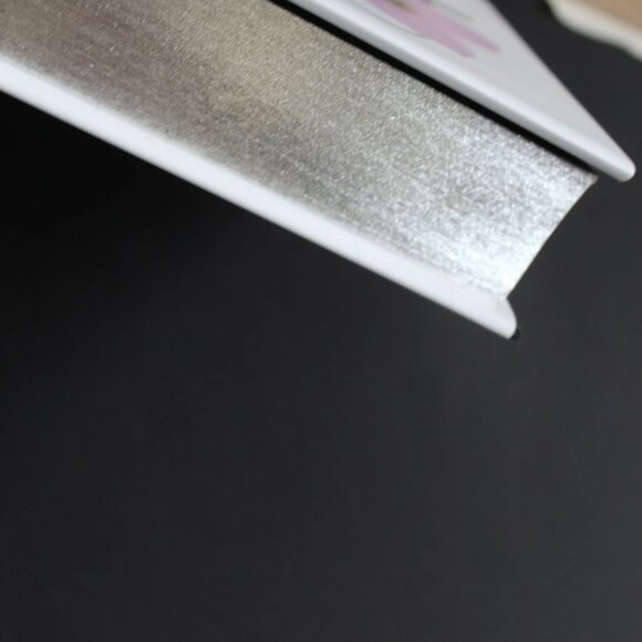 A Lesson in Vengeance (Owlcrate Edition) - Picture 5 of 5